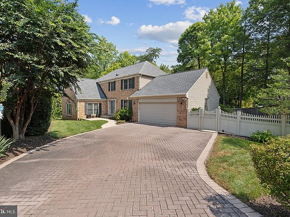 2nd image of 8740 Shadow Lawn Ct