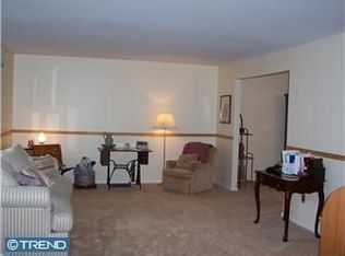 12 Tallowood Dr, Medford, NJ 08055