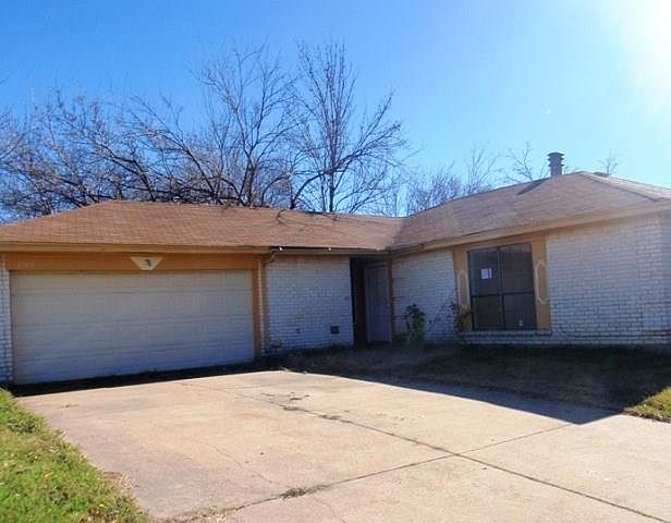 1st image of 2300 Clearhaven Dr