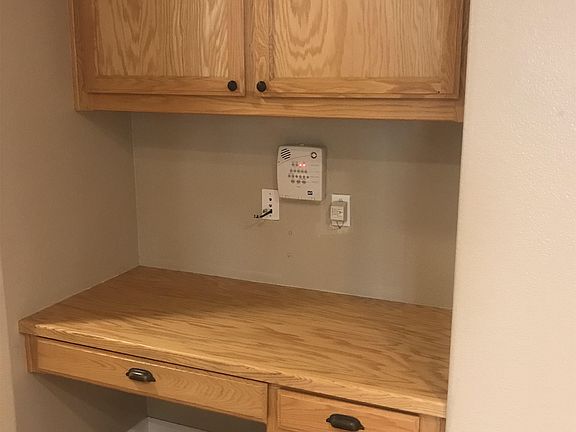 3rd image of 7040 Kelmscott Ln