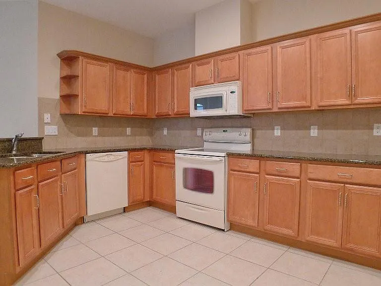 3315 Chapel Creek Cir — Photo 7