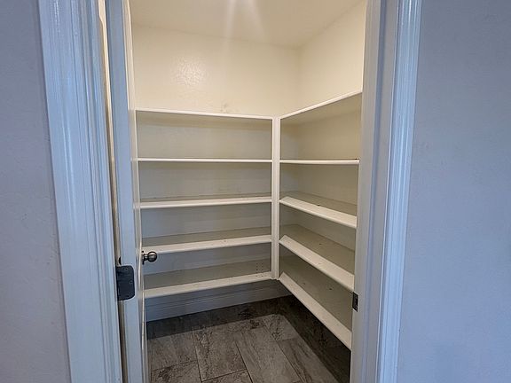 5th image of 2214 N Hall Ct