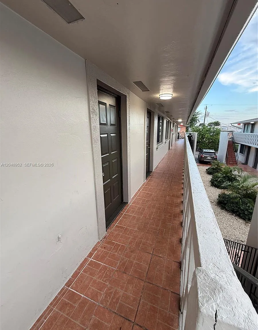 2 bed, 1.0 bath, 4580 sqft, $2,000 — Photo 1