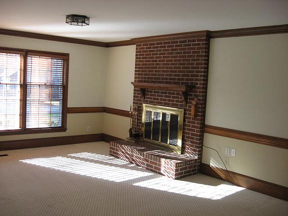 3rd image of 6433 Shaftesbury Ln