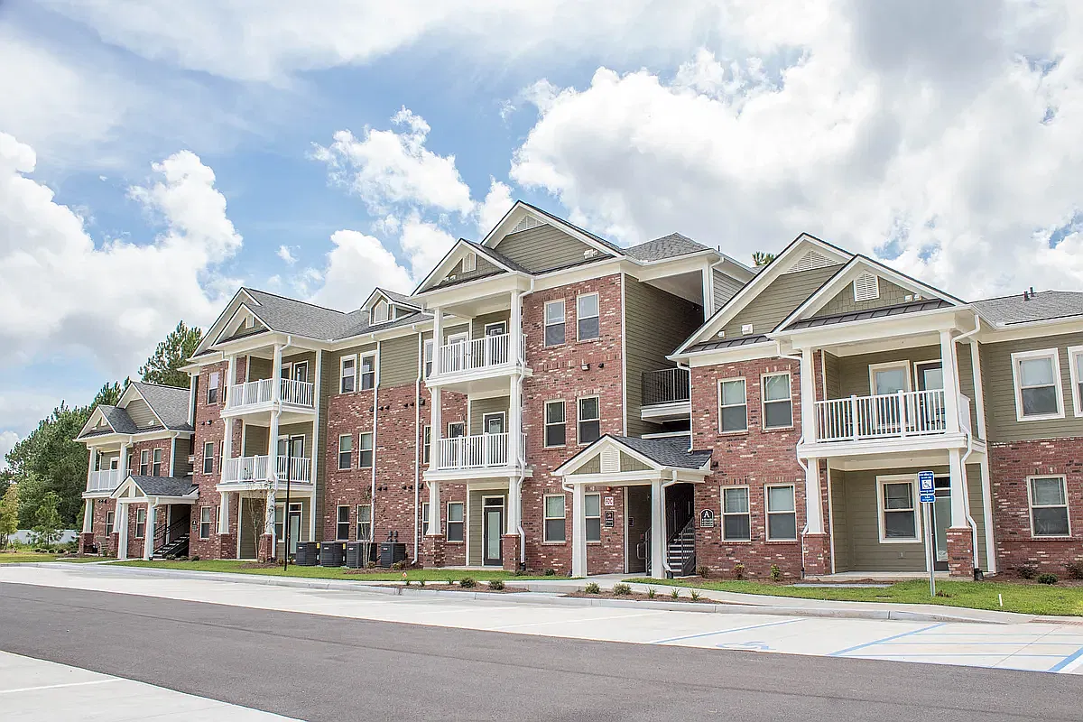 West Pine Residences II — Photo 2