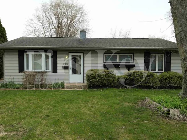 18642 W Karen Ln, Gurnee, IL 60031