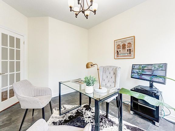 5th image of 515 Hinchey Cres