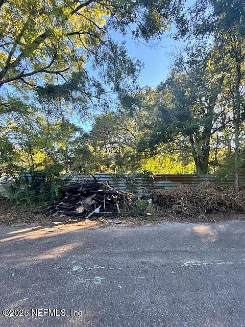 2nd image of 0 15TH Street E