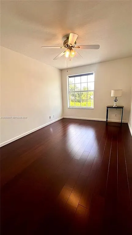 3 bed, 2.5 bath, 2456 sqft, $5,300 — Photo 1