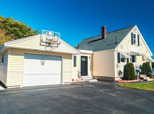 59 Boston Rd, Lowell, MA 01852