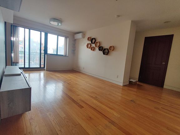 3rd image of 13226 Avery Ave #4