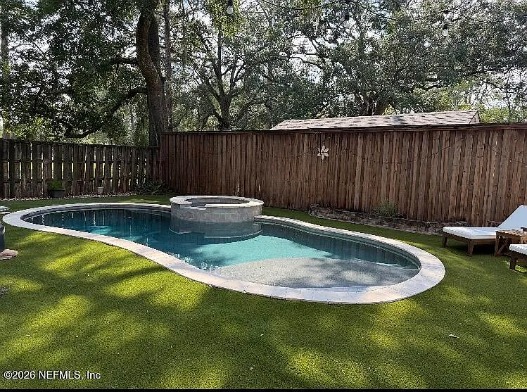 1592 Glendale St — Photo 32