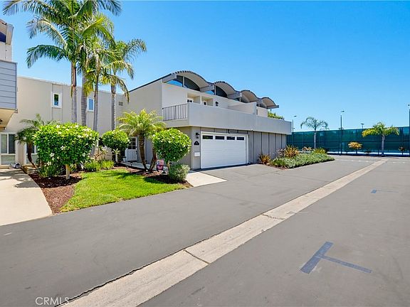 3rd image of 336 Tours Ln