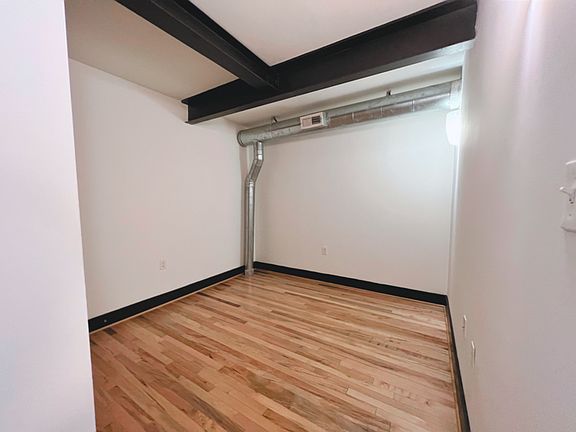 4th image of 115 E Broad St #316
