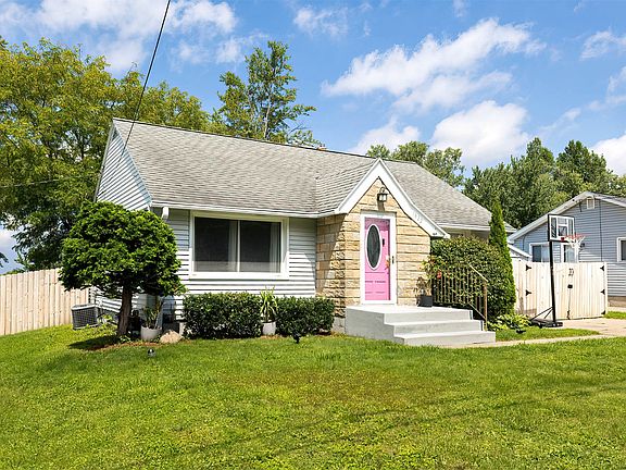 3rd image of 1022 W Grandview Blvd