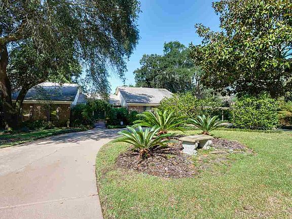 2nd image of 8653 Meadowbrook Dr