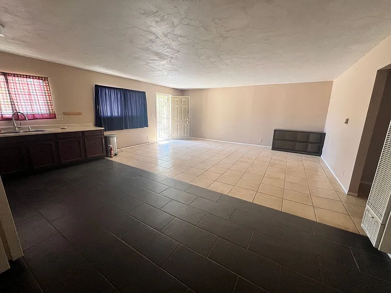 61776-61778 Desert Air Rd — Photo 8