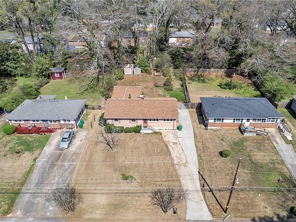 4th image of 3226 Bobolink Dr