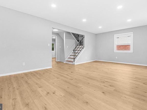 5th image of 7419 Drumlea Rd