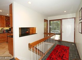 8612 Battailles Ct, Annandale, VA 22003