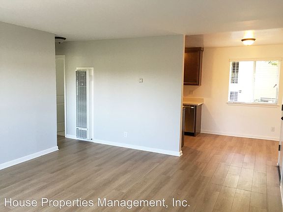 4th image of 801 Meadowsweet Dr APT G