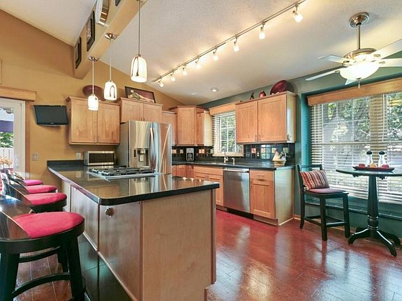 3rd image of 12655 Crowfoot Ct
