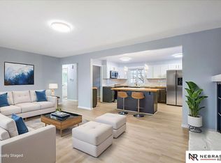 2024 S 165th St, Omaha, NE 68130