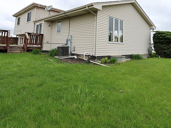 3rd image of 5011 Fairoaks Ct