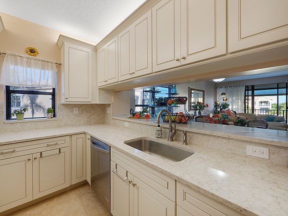 5th image of 400 Uno Lago Dr APT 401