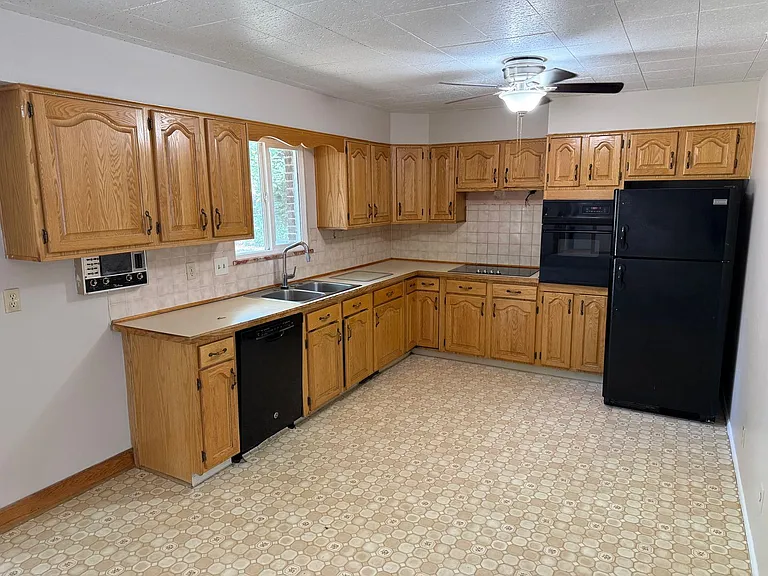 1575 S Marshall St — Photo 13