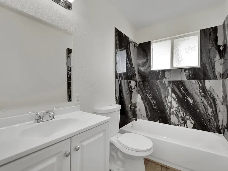 1304 Rexford Pl — Photo 45