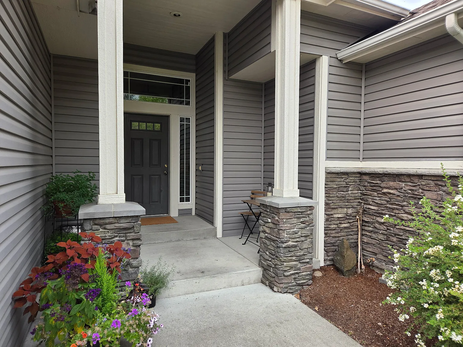 4 bed, 3000 sqft, $2,900 — Photo 2