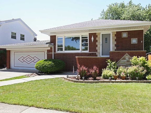 2nd image of 5141 W 105th Pl