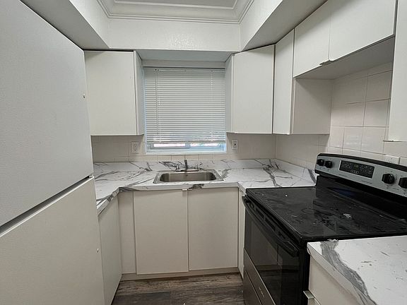 3rd image of 1949 NE 172nd St Unit 16
