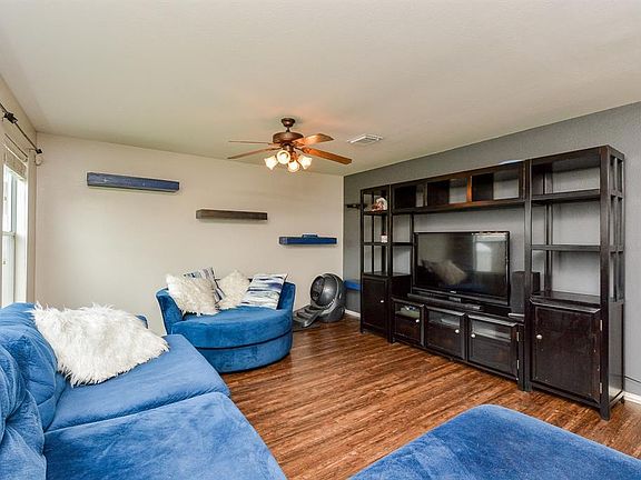 4th image of 4727 Cliffstone Ln