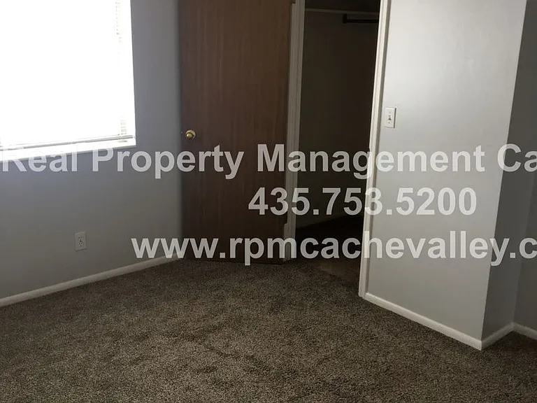 360 N 400 W — Photo 8