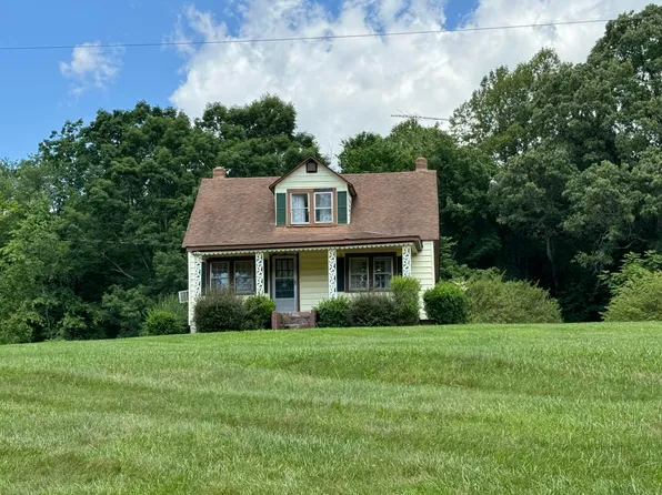 6042 Truevine Rd, Glade Hill, VA 24092
