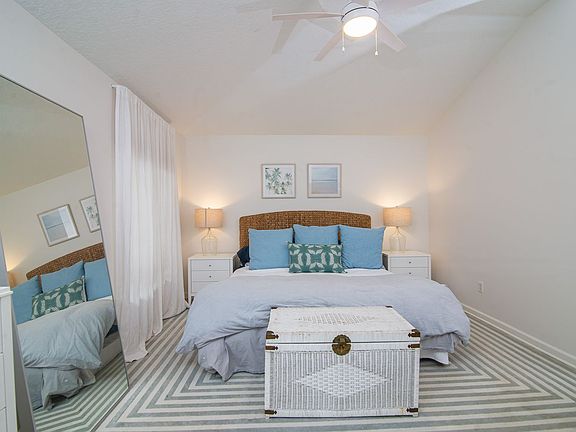 4th image of 2402 Seagate Ln N