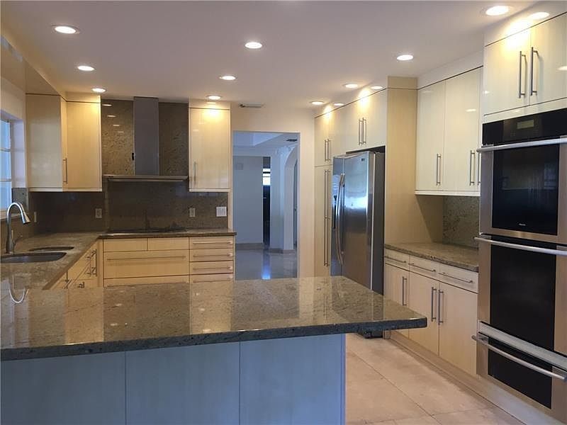 1st image of 5072 N 32nd St