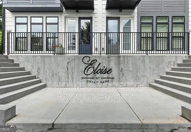 729 Eloise Way SE — Photo 1