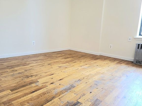 4th image of 1256 Clay Ave #4B