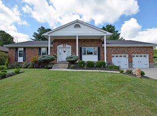 2617 Devils Backbone Rd, Cincinnati, OH 45233