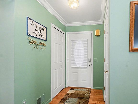 4th image of 30240 Madison Ave