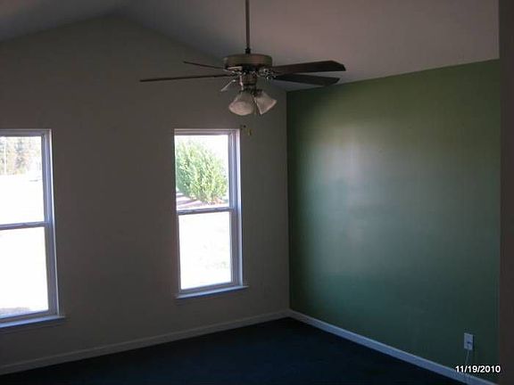 3rd image of 1064 Greentree Cir