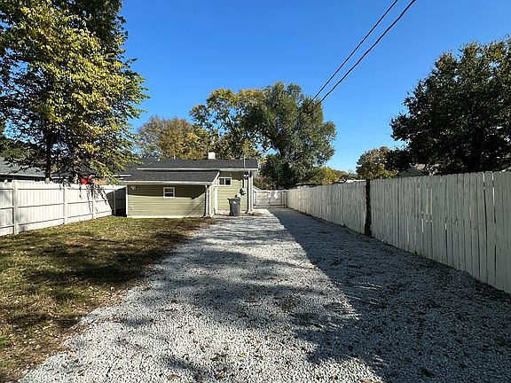 2nd image of 3712 Hillside Ave