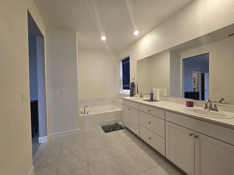 532 E Equinox Peak Ct — Photo 17