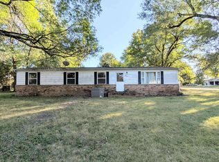 210 W Olive St, Minier, IL 61759