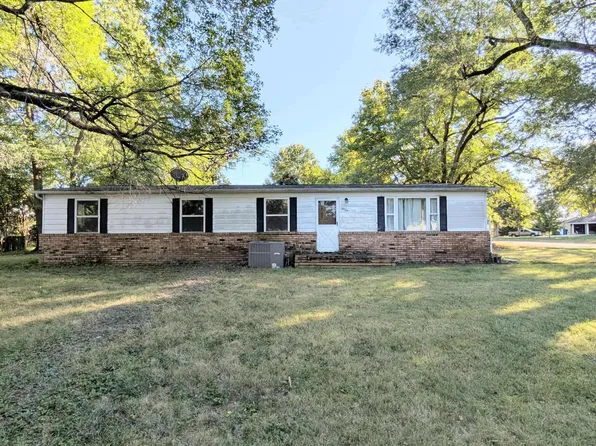 210 W Olive St, Minier, IL 61759