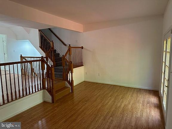 3rd image of 1275 Lindsay Ln