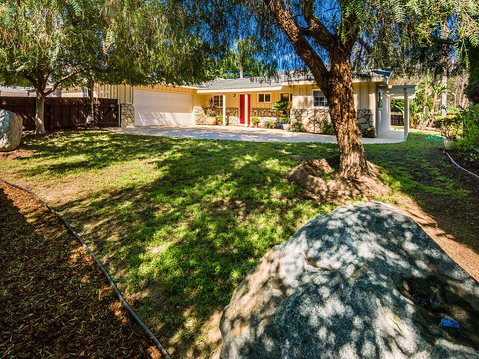 Nice shady trees - Red Door!